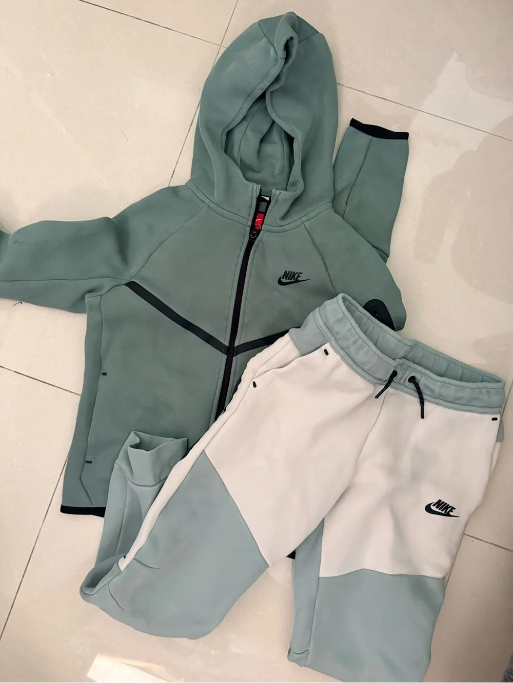 Nike Big Kids Nike Tech Large Sage Green Hooded Jacket & Two-Tone Joggers Set
